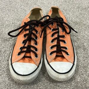 Converse Unisex Size 7 Orange Canvas Chuck Taylor Low Top Sneakers